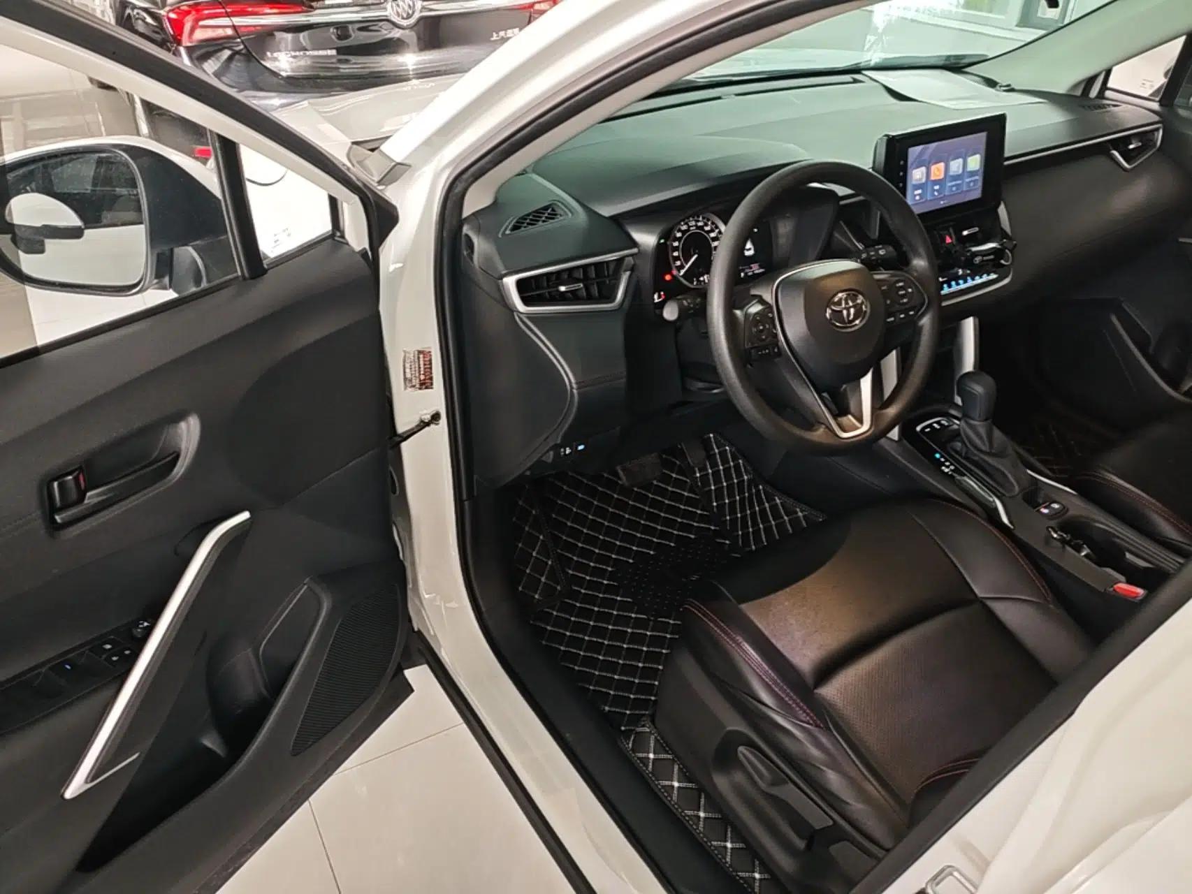 Toyota FRONTLANDER 2022 2.0L CVT Leading Edition — миниатюра 18