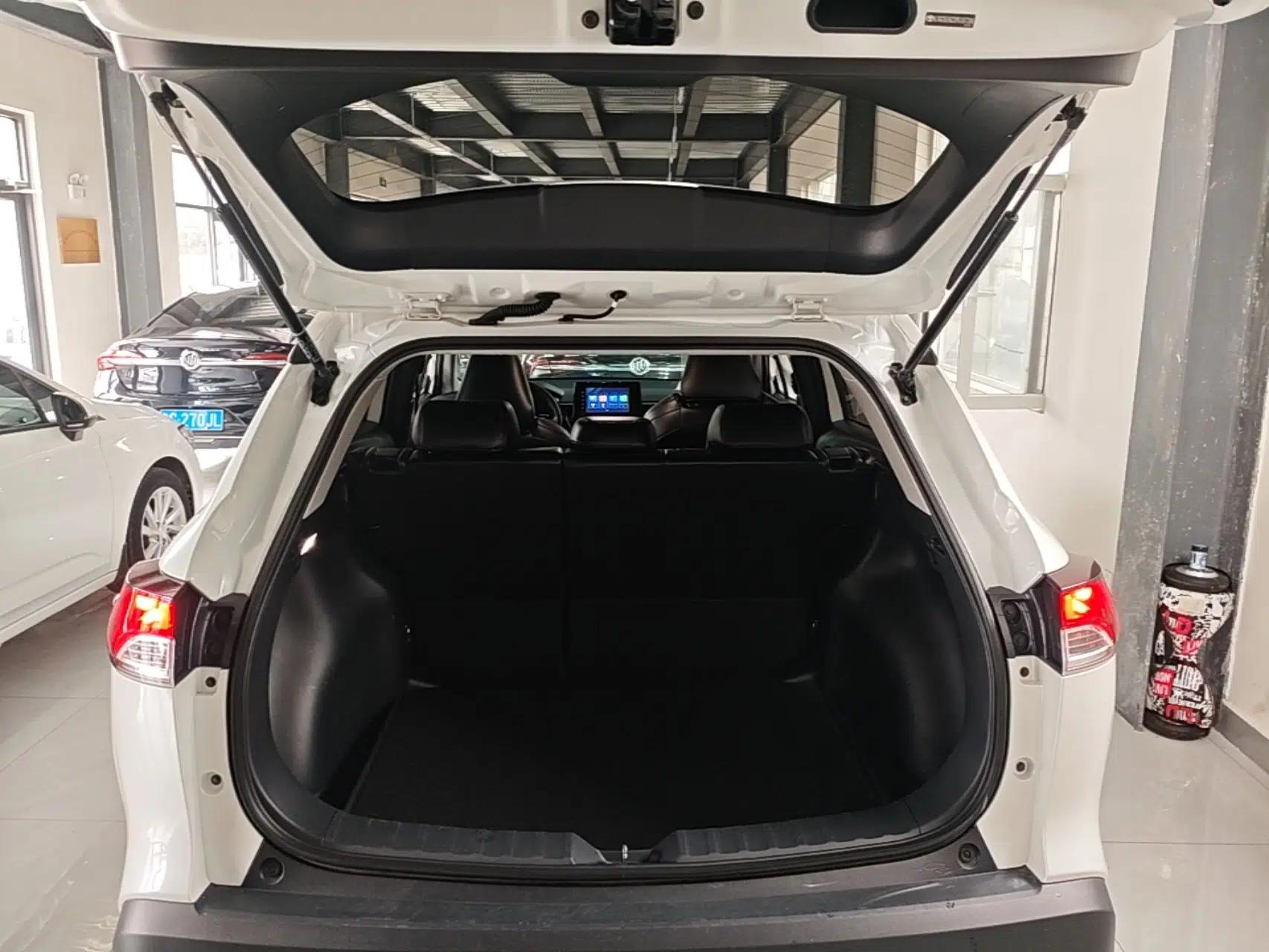 Toyota FRONTLANDER 2022 2.0L CVT Leading Edition — миниатюра 22