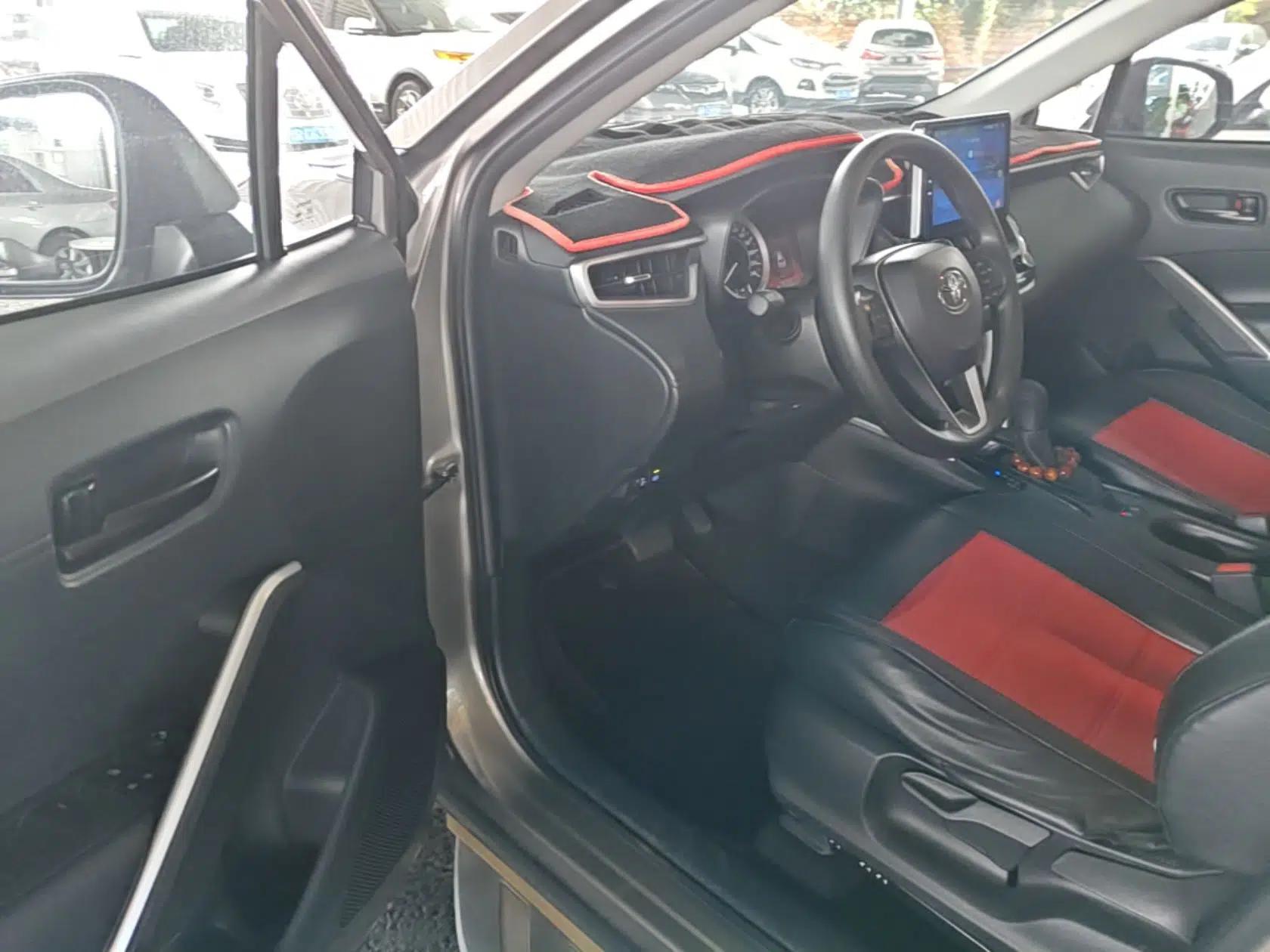 Toyota FRONTLANDER 2022 2.0L CVT Leading Edition — миниатюра 18