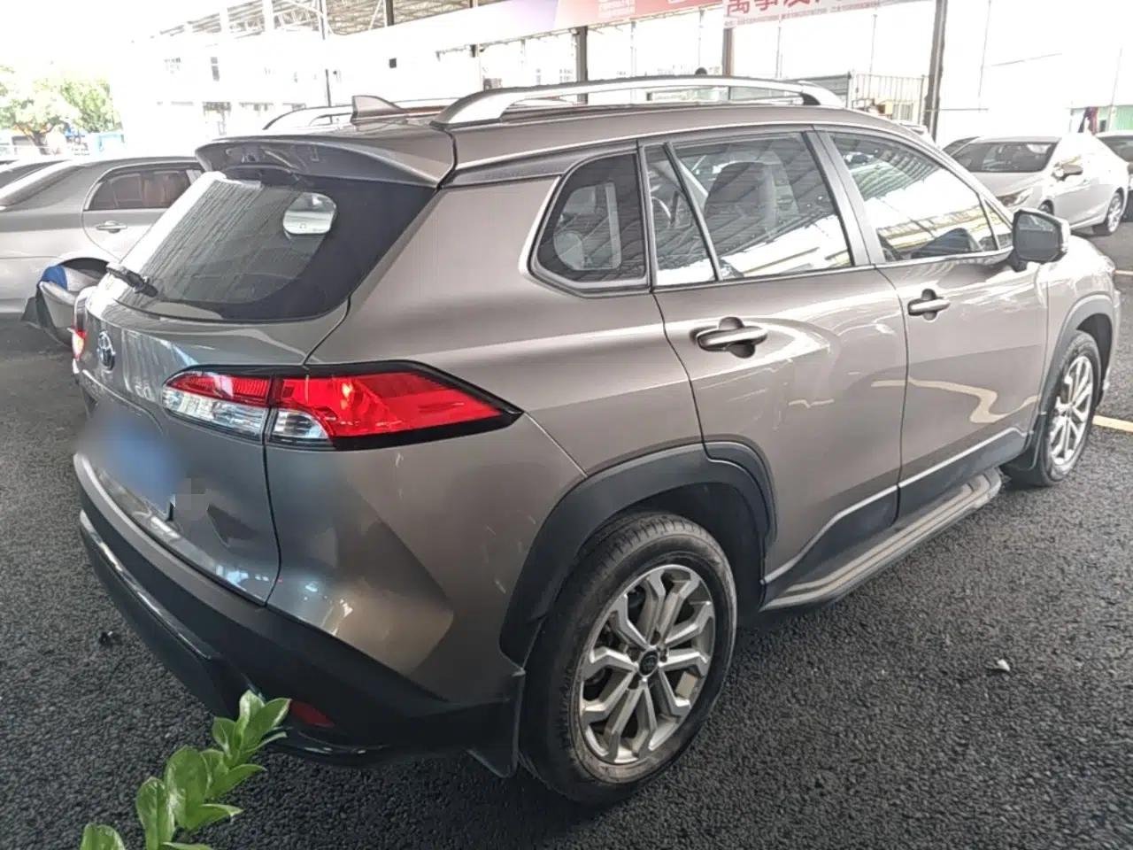 Toyota FRONTLANDER 2022 2.0L CVT Leading Edition — миниатюра 6