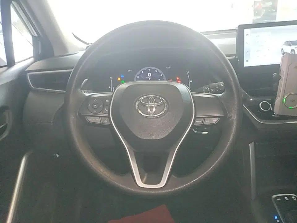 Toyota FRONTLANDER 2023 2.0L CVT Elite Edition — миниатюра 13