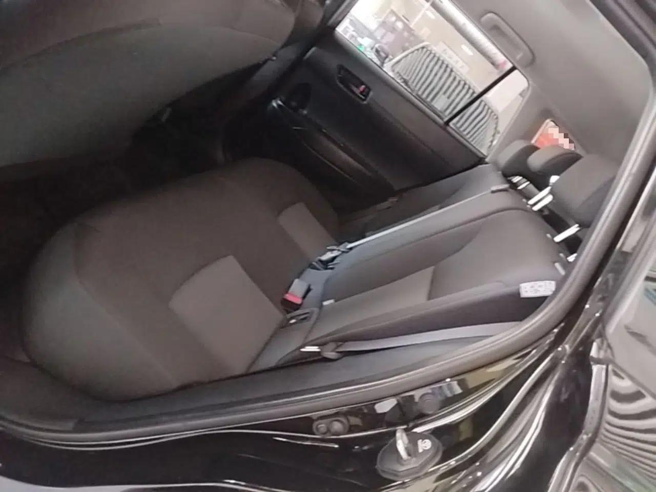 Toyota FRONTLANDER 2023 2.0L CVT Elite Edition — миниатюра 20