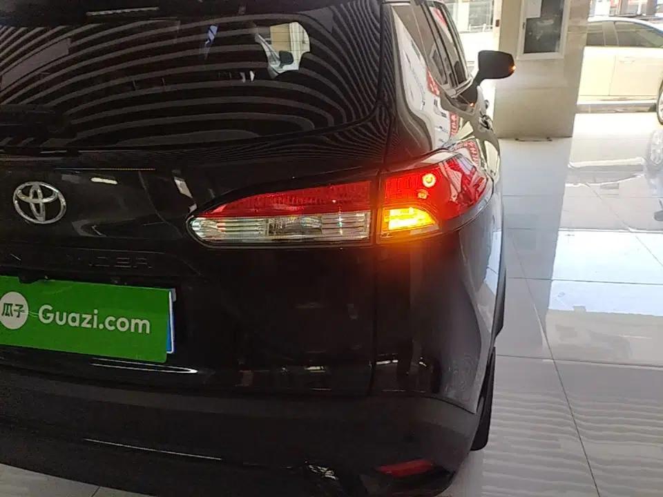 Toyota FRONTLANDER 2023 2.0L CVT Elite Edition — миниатюра 9