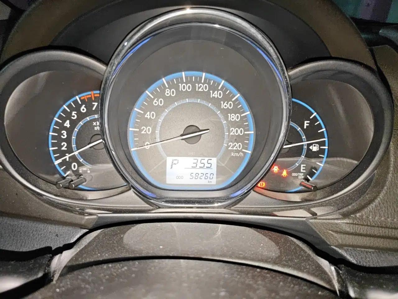 Toyota Vios 2014 1.5L Automatic ZhiZhen Edition — миниатюра 11