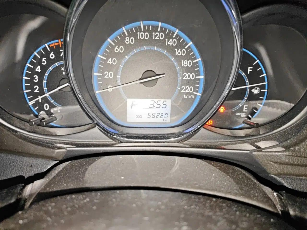 Toyota Vios 2014 1.5L Automatic ZhiZhen Edition — миниатюра 12