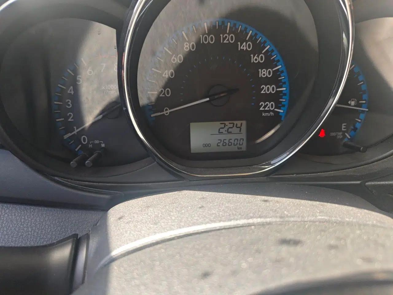 Toyota Vios 2017 1.5L Manual Trend Edition — миниатюра 12