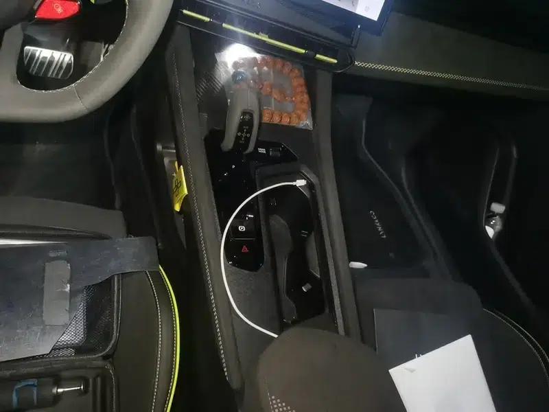 Lynk & Co 03 2023 03+ 2.0TD Automatic Wind Chaser Edition — миниатюра 15