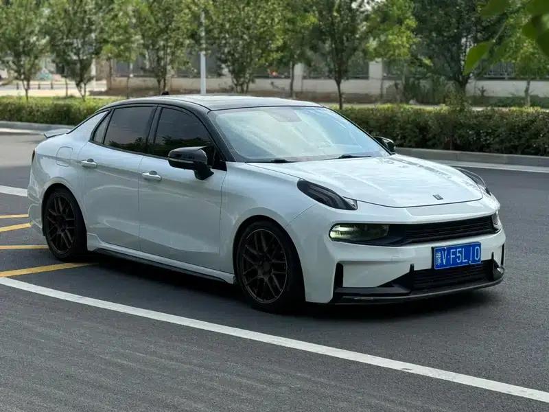 Lynk & Co 03 2019 1.5TD DCT Sport Edition — миниатюра 3