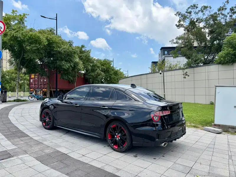 Lynk & Co 03 2019 1.5TD DCT Sport Edition — миниатюра 4