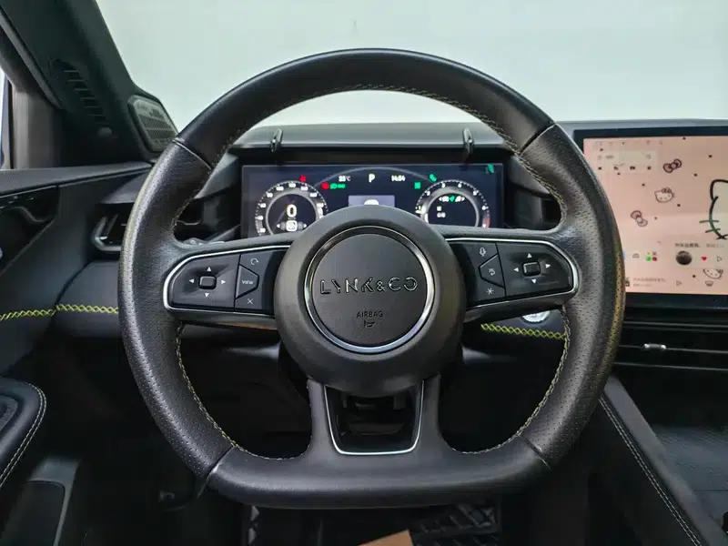 Lynk & Co 03 2023 2.0TD DCT Pro — миниатюра 13