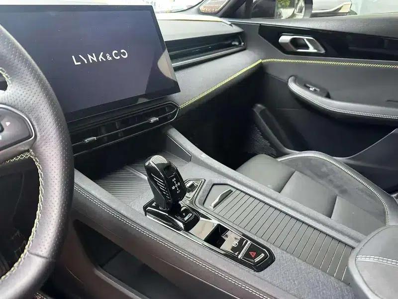 Lynk & Co 03 2023 1.5TD DCT Pro — миниатюра 9