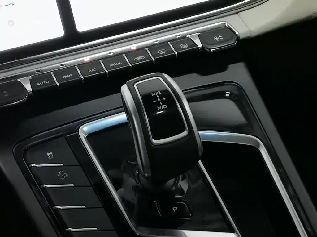 Geely Boyue 2022 Model Boyue X 1.8TD DCT Smart Edition — миниатюра 13