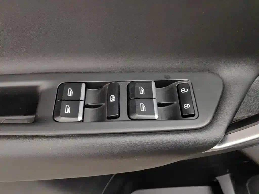 Geely Boyue 2020 1.8TD DCT 2WD Intelligent Connected 4G Edition — миниатюра 9