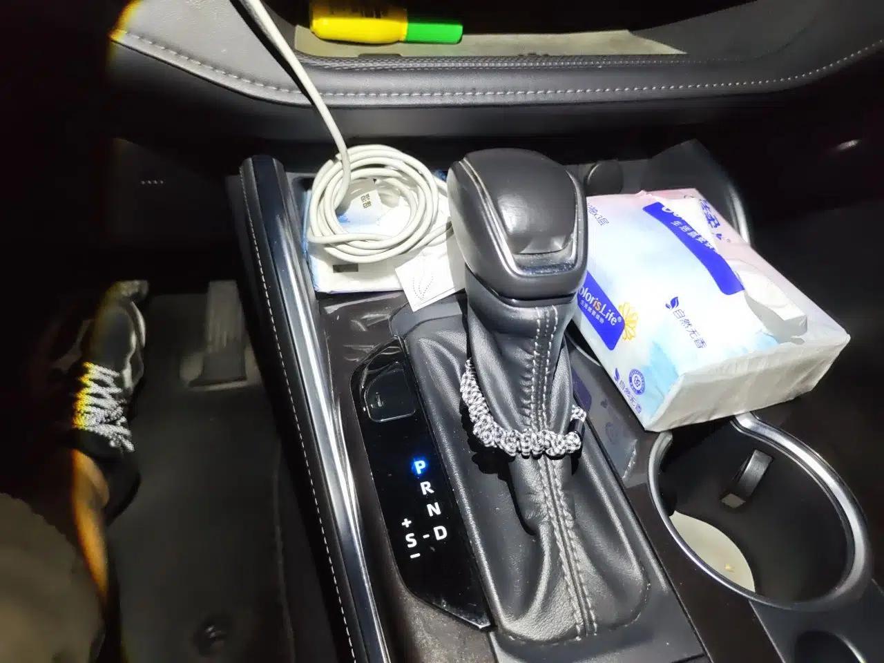 Toyota Crown Kluger 2022 2.5L HEV Four-Wheel Drive Premium Edition — миниатюра 14