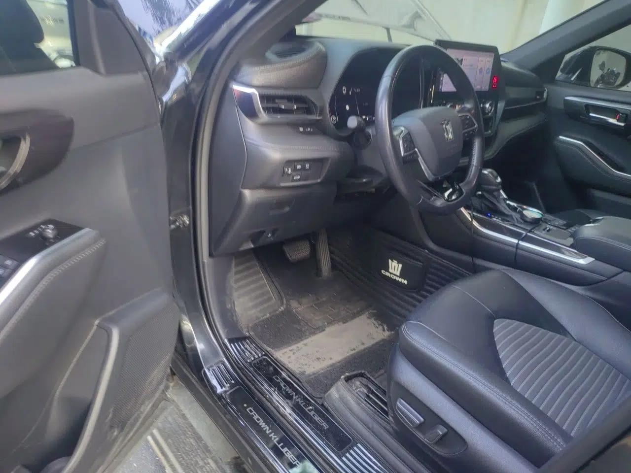 Toyota Crown Kluger 2021 2.5L HEV Four-Wheel Drive Premium Edition — миниатюра 16
