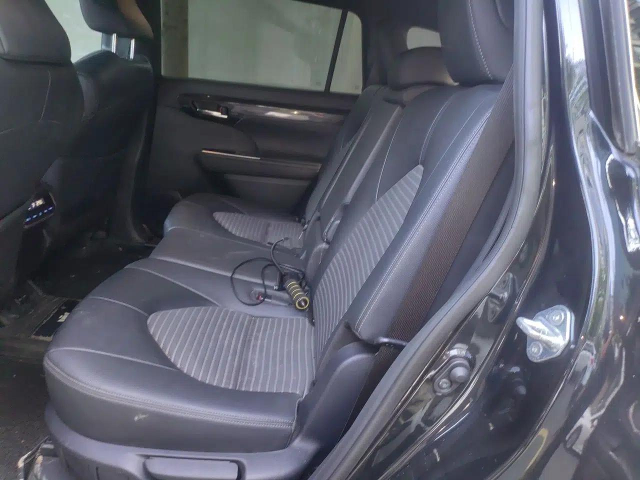 Toyota Crown Kluger 2021 2.5L HEV Four-Wheel Drive Premium Edition — миниатюра 17