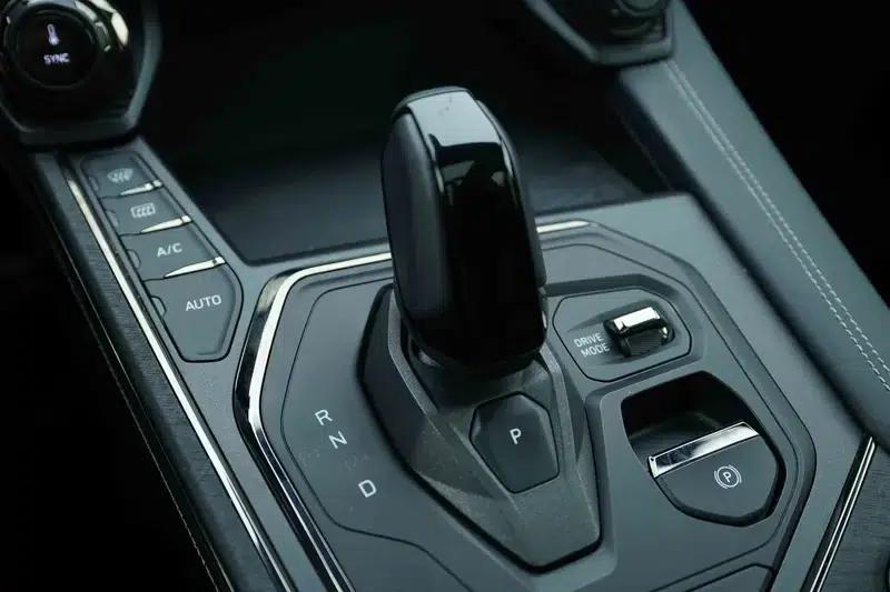 Lynk & Co 01 2021 2.0TD AWD Dark Edition — миниатюра 15