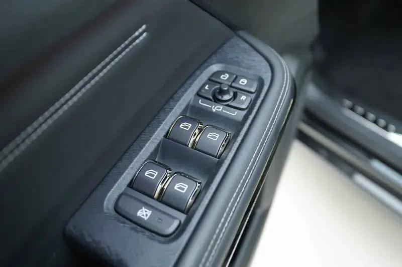 Lynk & Co 01 2021 2.0TD AWD Dark Edition — миниатюра 20