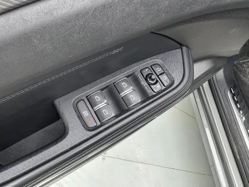 Lynk & Co 01 2021 2.0TD Two-Wheel Drive Pro — миниатюра 27