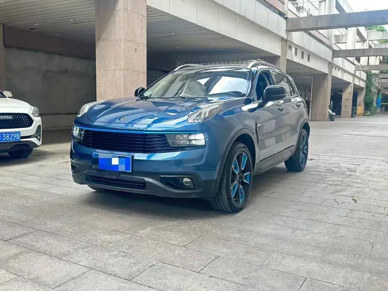Lynk & Co 01 2017 2.0T 2WD Pro Edition — миниатюра 1