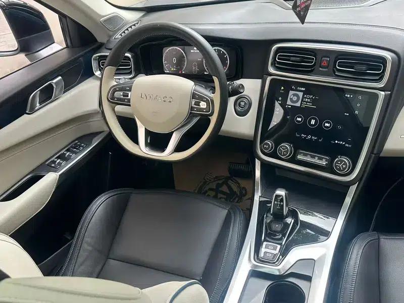 Lynk & Co 01 2017 2.0T 2WD Pro Edition — миниатюра 7