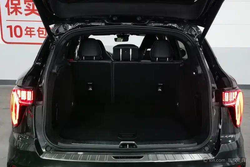 Lynk & Co 01 2021 2.0TD AWD Dark Edition — миниатюра 23