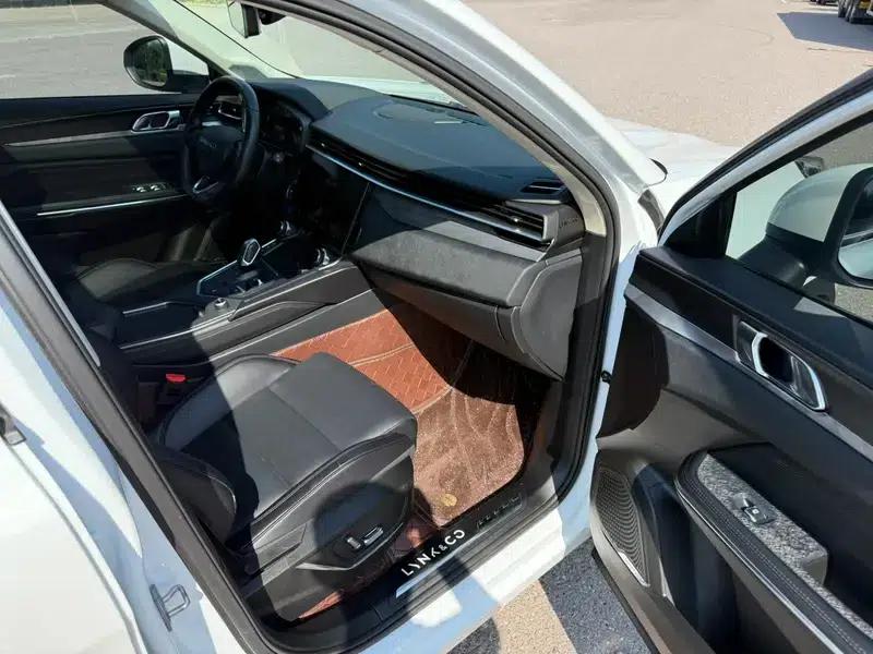 Lynk & Co 01 2021 2.0TD Two-Wheel Drive Pro — миниатюра 16