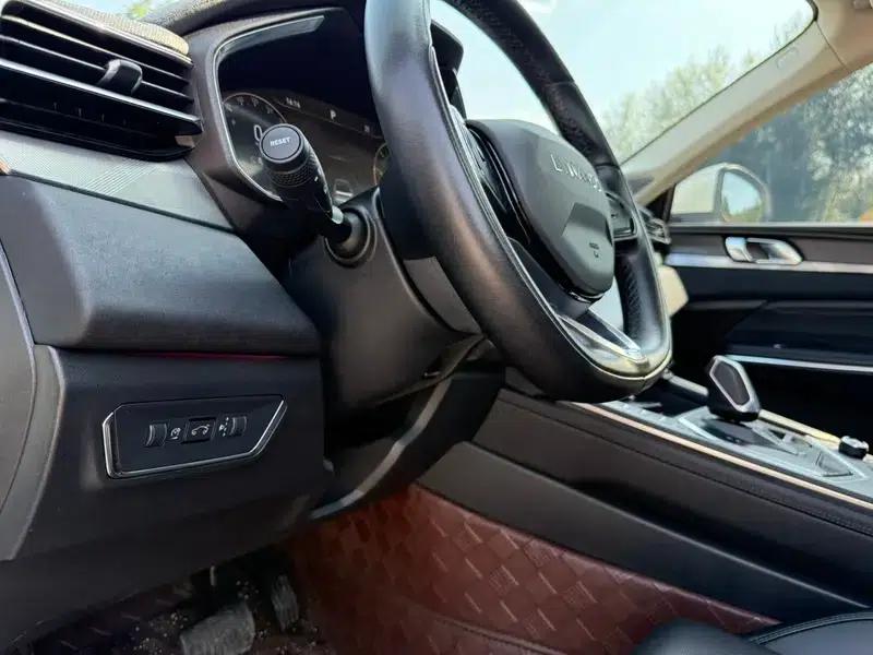 Lynk & Co 01 2021 2.0TD Two-Wheel Drive Pro — миниатюра 28