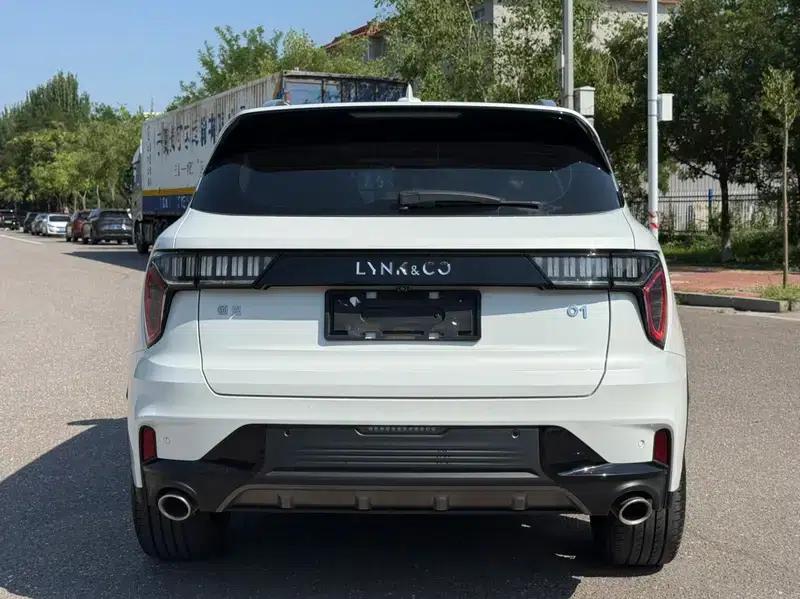 Lynk & Co 01 2021 2.0TD Two-Wheel Drive Pro — миниатюра 5