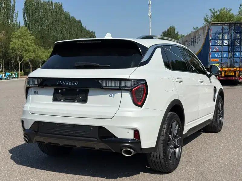 Lynk & Co 01 2021 2.0TD Two-Wheel Drive Pro — миниатюра 6