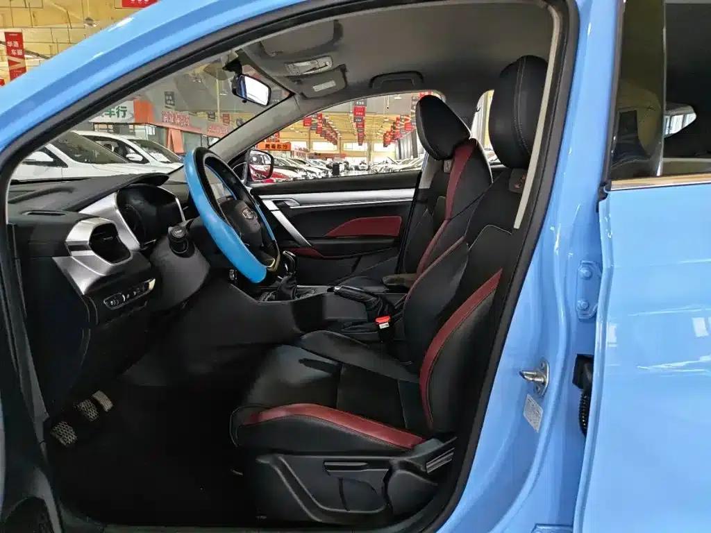 Geely Binyue 2021 1.4T Manual Gold Edition — миниатюра 7