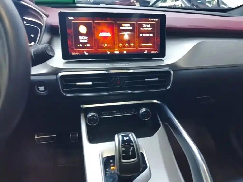 Geely Binyue 2020 PRO 260T DCT Battle — миниатюра 13
