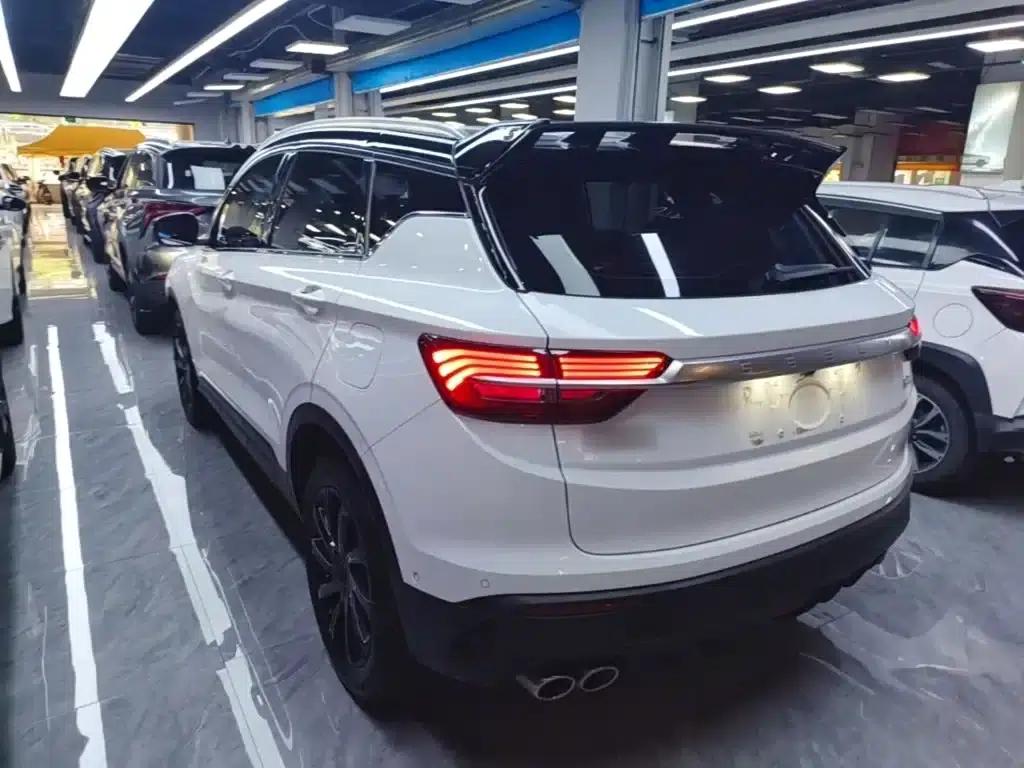 Geely Binyue 2020 PRO 260T DCT Battle — миниатюра 5
