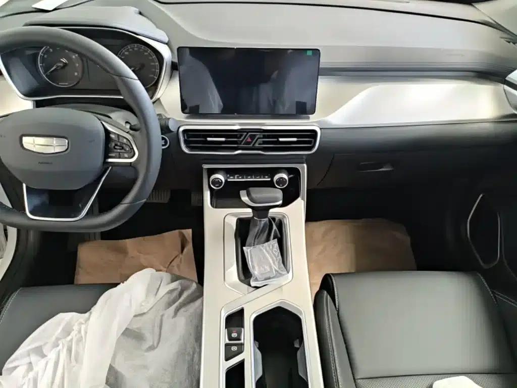 Geely Binyue 2025 1.5L CVT Super Power — миниатюра 13