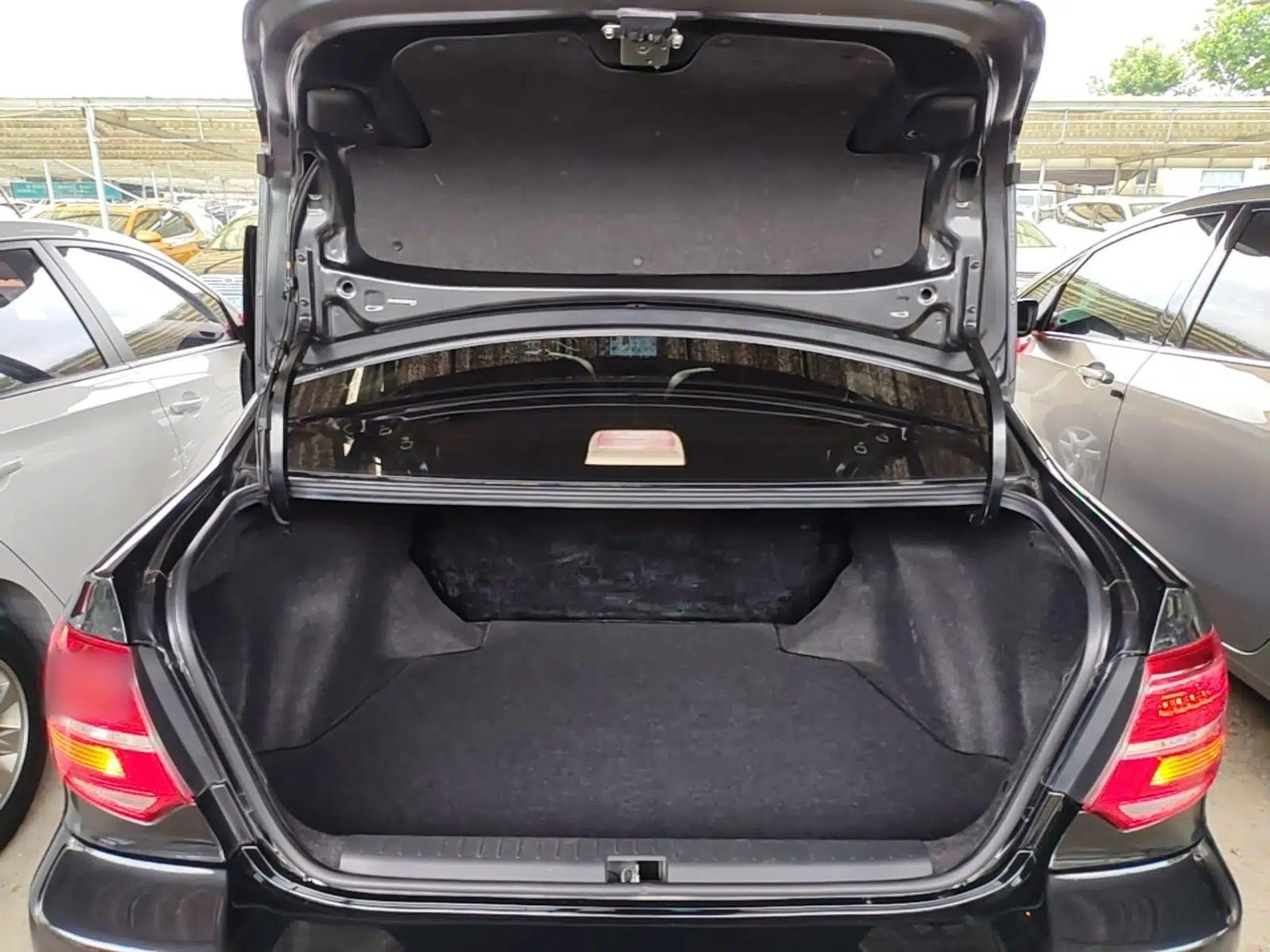 Toyota Corolla EX 2013 1.6L Automatic Luxury Edition — миниатюра 22