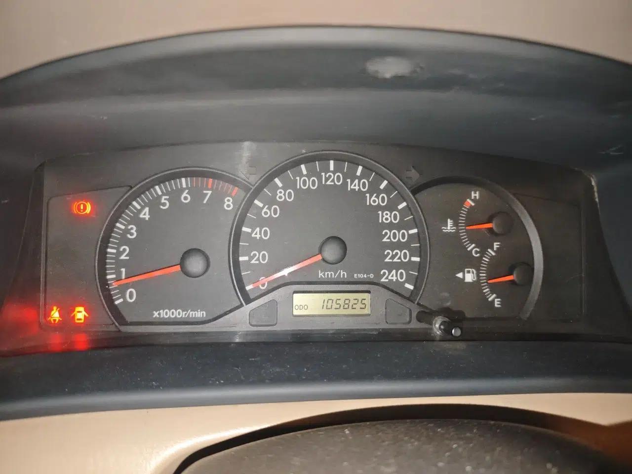 Toyota Corolla EX 2011 1.6L Manual Luxury Edition — миниатюра 11