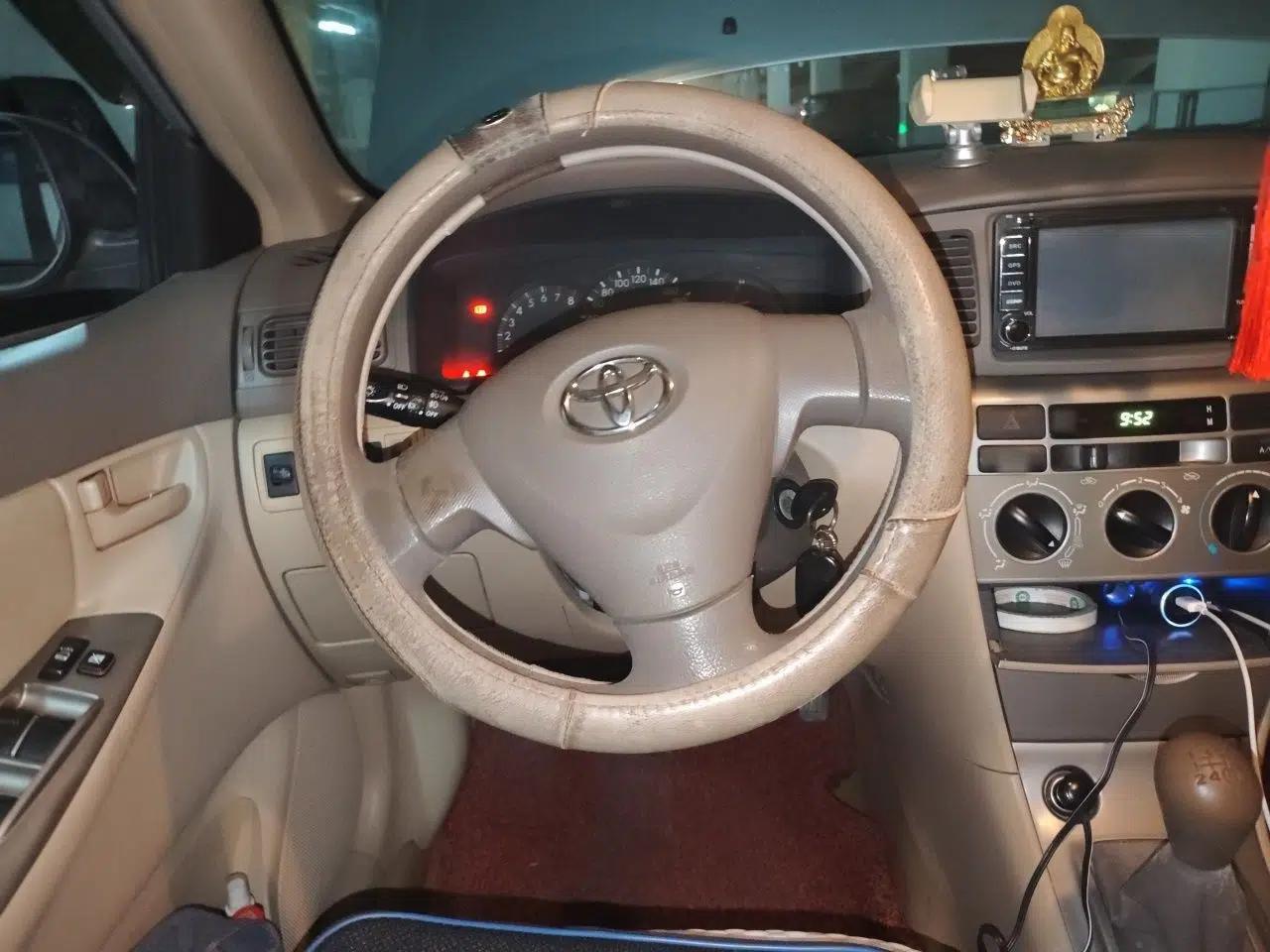Toyota Corolla EX 2011 1.6L Manual Luxury Edition — миниатюра 10