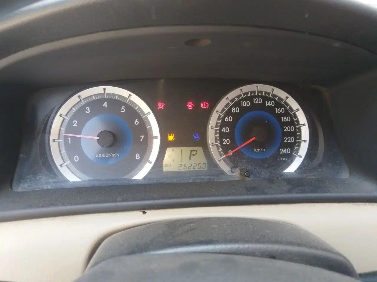 Toyota Corolla EX 2013 1.6L Automatic Excellence Edition — миниатюра 11