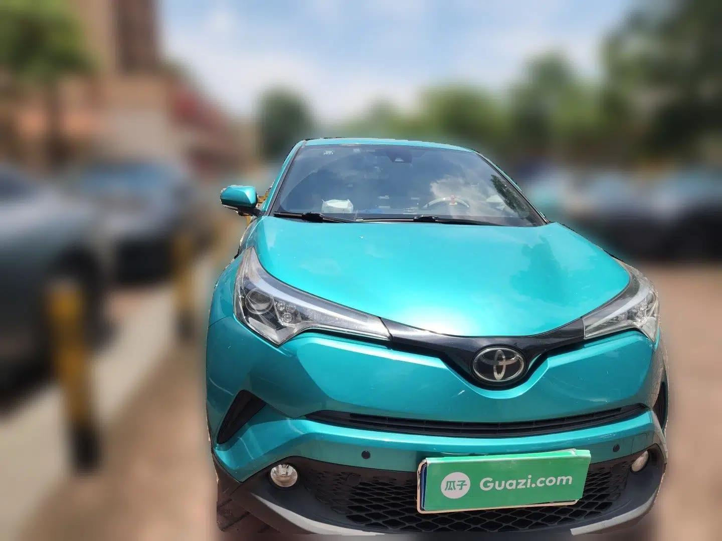 Toyota C-HR 2018 2.0L Leading with Sunroof China V Standard — миниатюра 2