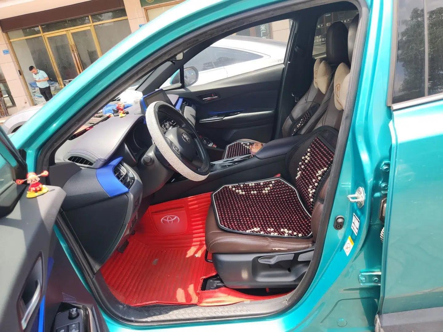 Toyota C-HR 2018 2.0L Leading with Sunroof China V Standard — миниатюра 15