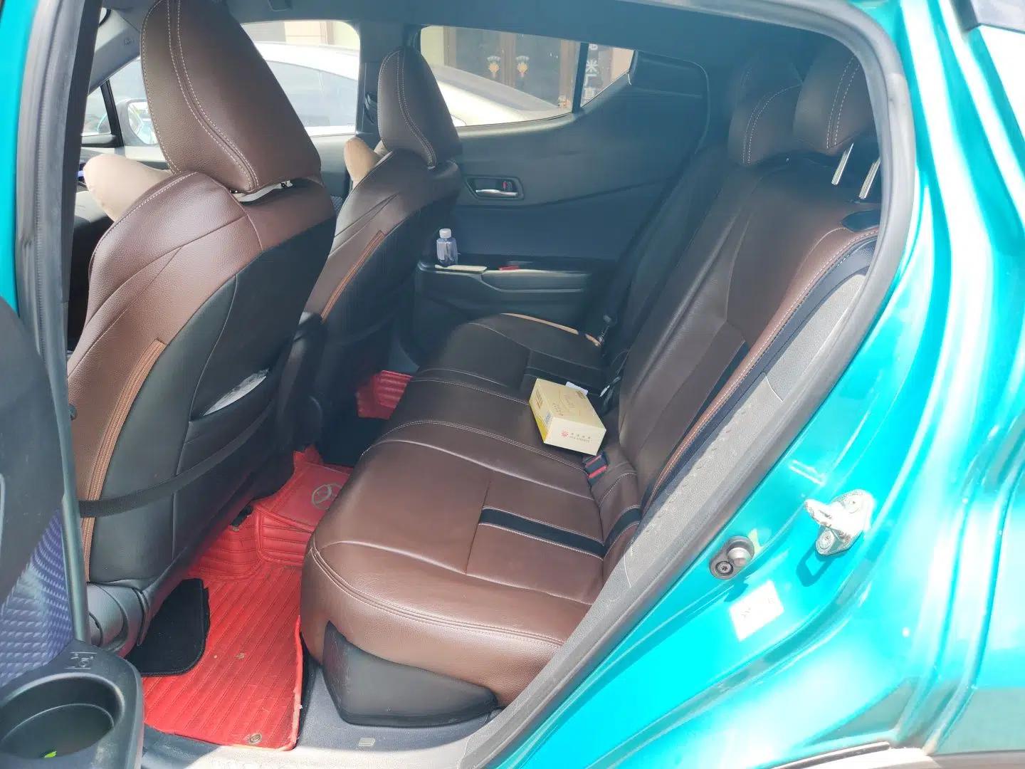 Toyota C-HR 2018 2.0L Leading with Sunroof China V Standard — миниатюра 17