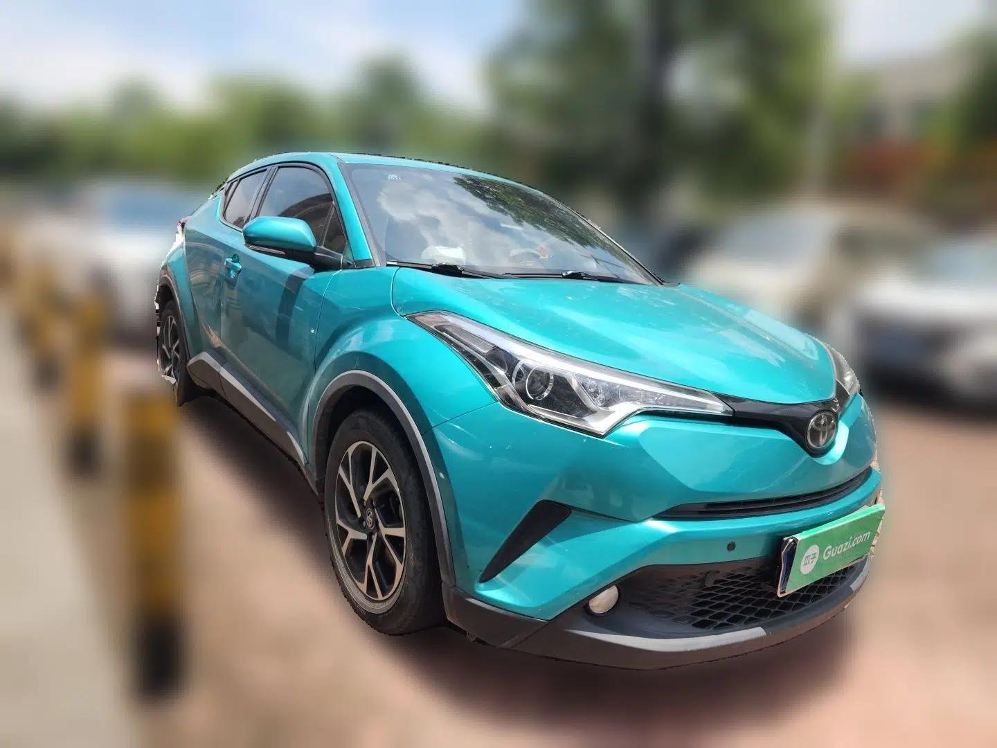 Toyota C-HR 2018 2.0L Leading with Sunroof China V Standard — миниатюра 3