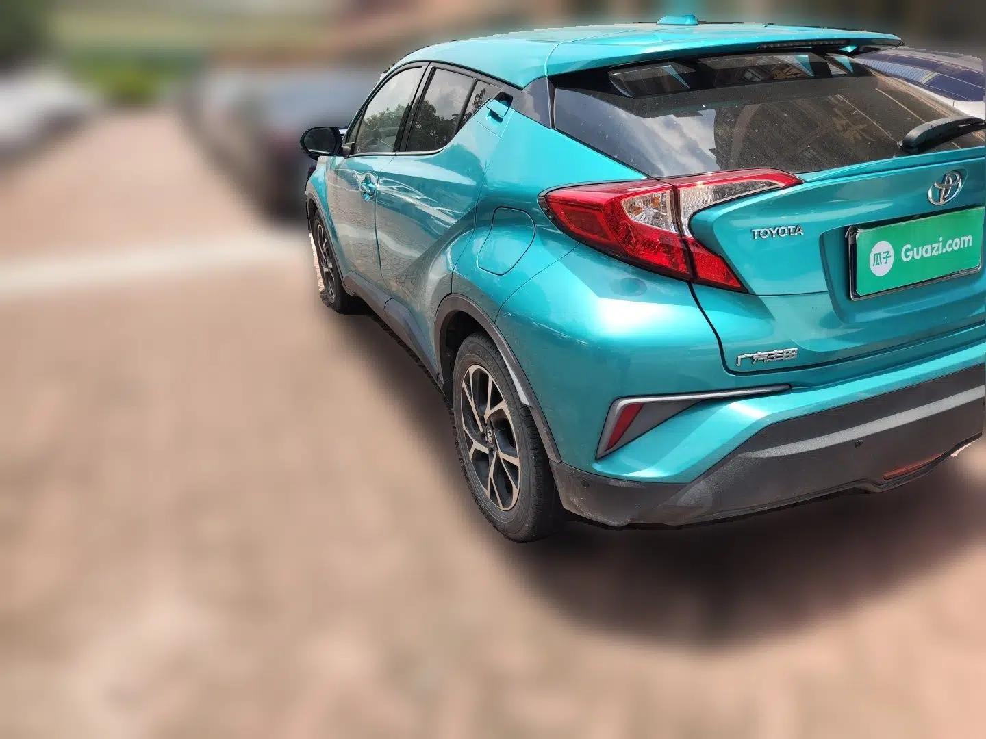 Toyota C-HR 2018 2.0L Leading with Sunroof China V Standard — миниатюра 4