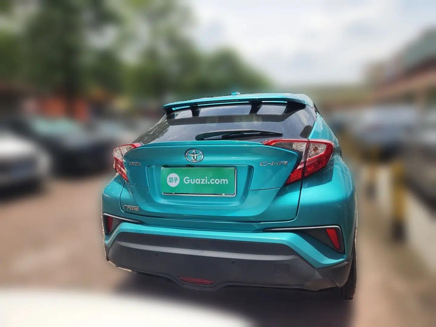 Toyota C-HR 2018 2.0L Leading with Sunroof China V Standard — миниатюра 5