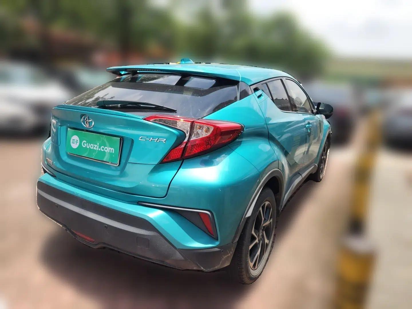 Toyota C-HR 2018 2.0L Leading with Sunroof China V Standard — миниатюра 6