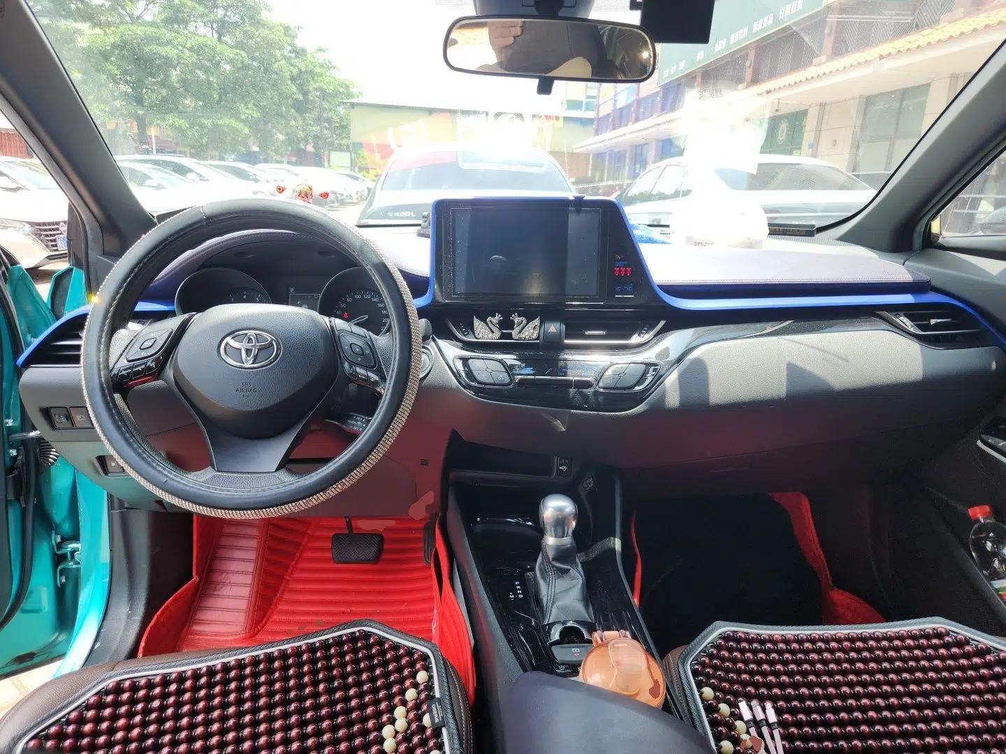 Toyota C-HR 2018 2.0L Leading with Sunroof China V Standard — миниатюра 9