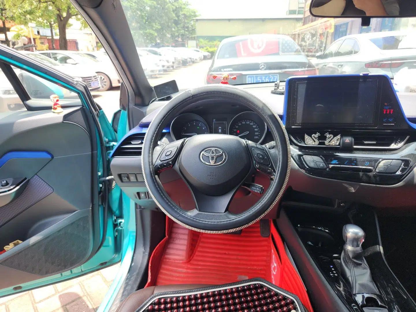 Toyota C-HR 2018 2.0L Leading with Sunroof China V Standard — миниатюра 10