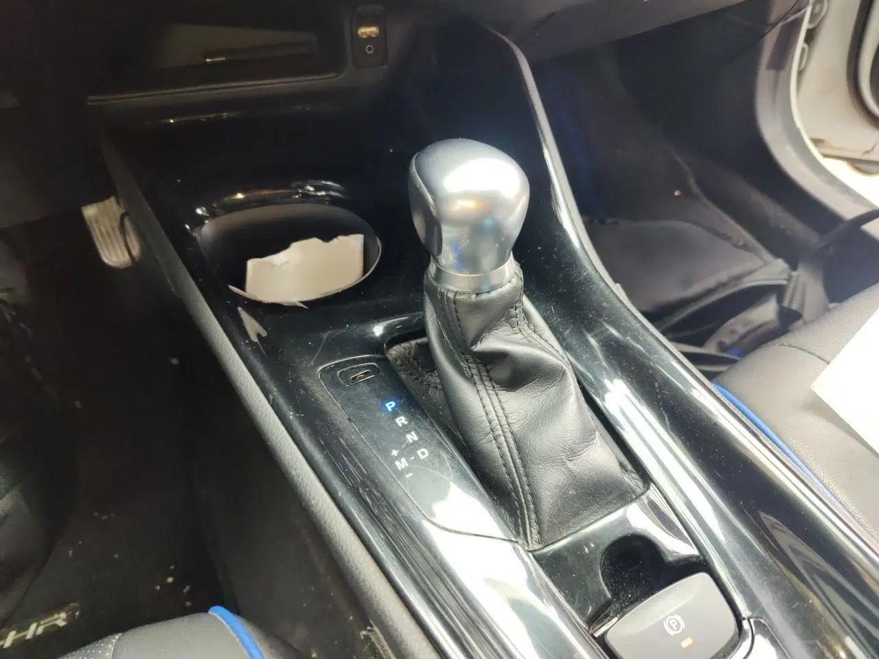 Toyota C-HR 2018 2.0L Coolway Leading Edition China V Standard — миниатюра 16