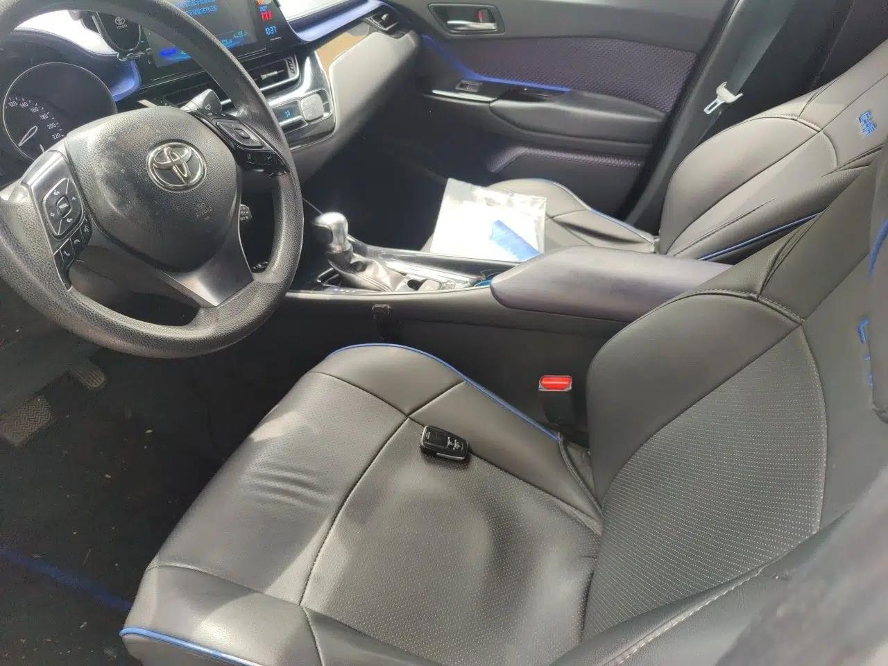 Toyota C-HR 2018 2.0L Coolway Leading Edition China V Standard — миниатюра 17