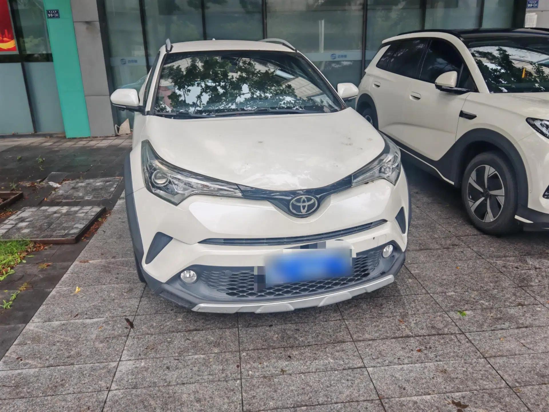 Toyota C-HR 2018 2.0L Coolway Leading Edition China V Standard — миниатюра 8